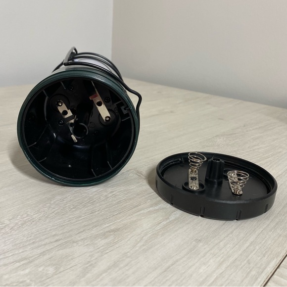 Coleman Camping Lantern Compact Size Battery Operated Model 5310 Used Untested - Picture 7 of 7